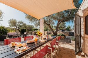 HelloAPULIA Trulli Serena - Family-Friendly Trulli with Private Pool near Alberobello