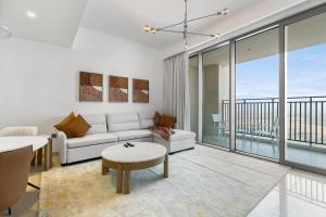 Keysplease 1 BR Apt Icon Bay 2906, Creek Harbour