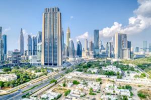 Dubai Elegance: 1BR with DIFC & Zabeel Views