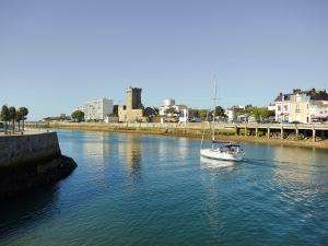 Maison de pêcheur typique à 400m du quai, proche plage, animaux bienvenus, WiFi en option - FR-1-92-671