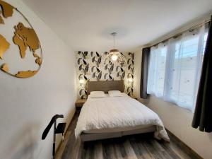 Appartements Appartement Moderne au Centre-Ville, 150m Plage, WiFi, Confort Ideal pour Familles - FR-1-92-876 : photos des chambres