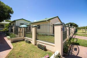 Dunwerkin Bachelor Flat