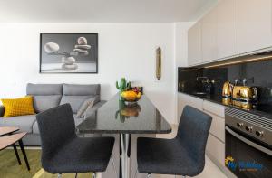 Mountain & Ocean Oasis