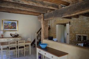Maisons de vacances Le Domaine des Crouquets Sarlat : Maison 3 Chambres