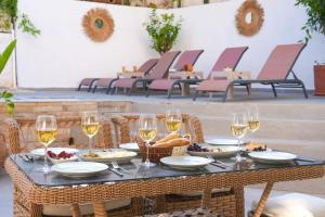 Charming 3bed villa w pool, very close to centre