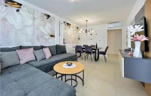 Cozy Apartment In Silo