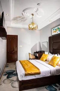 THE DREAMS HOTEL - Yapoma