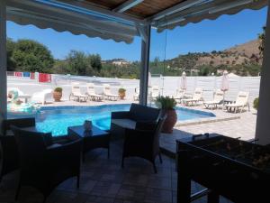 Villa Fantasia- Less than 5-Min Walk to Kalivaki Beach