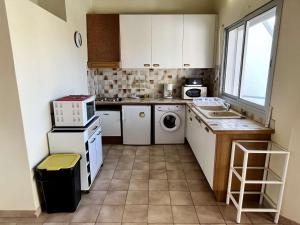 Appartement 4 pers, calme, proche mer, parking privé, clim, loggia, incluant ménage fin de séjour - FR-1-225-763