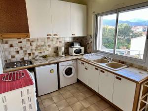 Appartements Appartement 4 pers, calme, proche mer, parking prive, clim, loggia, incluant menage fin de sejour - FR-1-225-763 : photos des chambres