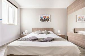 F8 Modern and Bright Apartment in Malta