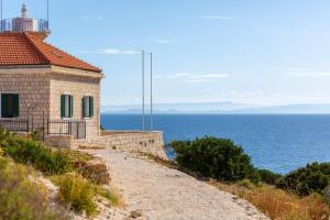 Luxury seafront Villa Lighthouse Ligero on Host island - Vis island