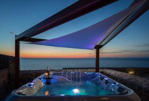 Luxury seafront Villa Lighthouse Ligero on Host island - Vis island