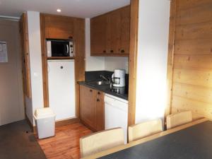 Appartement 3 pièces 7 pers. Accès Pistes, Balcon, Animaux admis - FR-1-181-2027