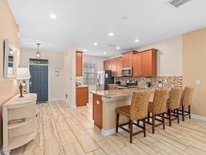 Villa at Champions Gate Resort in Orlando near Theme Parks with Private Pool, SPA & Movie Theater