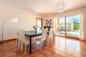 Can Pedra junto a Playa den Bossa