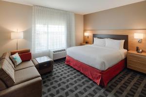 Studio, 1 King, Sofa bed room in TownePlace Suites Columbus Hilliard