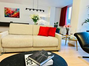 Urbanstay Suites Grand Place Luxury Apartment