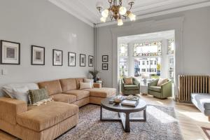 Spacious Second Empire Suite at the Platt Mansion