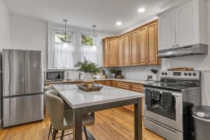 Spacious Second Empire Suite at the Platt Mansion