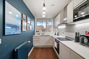 1 Bed Executive Apartment near Kings Cross & Camden FREE WIFI by City Stay Aparts London