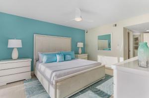 50 Shades of White - Gullwing #805 - 6620 Estero Blvd condo