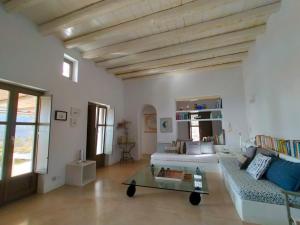 Villa Handras-Main villa, by Amorgos Holiday Homes