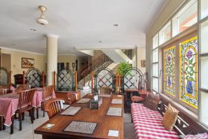 Puri Sawo Manila