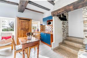Maisons de vacances Charmante Longere A La Campagne : photos des chambres
