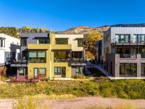 Historic Basalt New TH on River