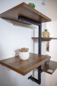 Spacious 2 Bedroom 6 Minute Drive from Huddersfield Town Centre - Ideal Stay