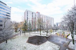 Wierzbno Modern Apartment by BookingHost