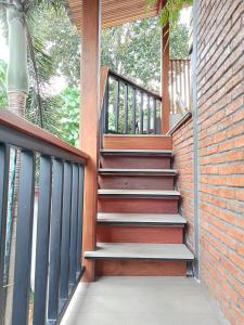 The Reef Hotel & Studios