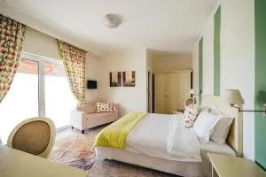 To Spiti tis Sofias - Dhendrokhórion