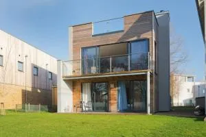 100 Howells Mere 100HM Lakeside Spa Property - Oaksey