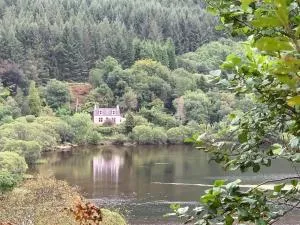 Stunning 4BD cottage on Loch Eck - Dunans