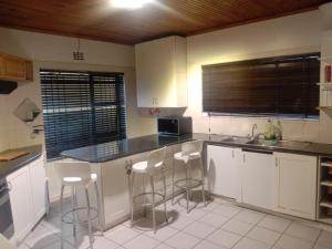 Cape Town 5 bedroom house Belhar