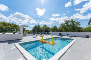 Villa mit Privatpool, Ping-Pong, BBQ