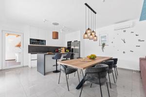 Villa mit Privatpool, Ping-Pong, BBQ