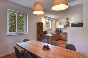 Villa mit beheiztem Privatpool, BBQ, Darts