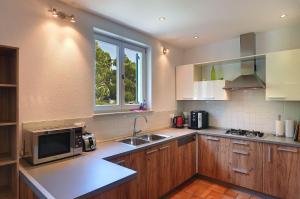 Villa mit beheiztem Privatpool, BBQ, Darts