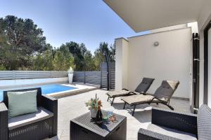 500 Meter zum Strand mit Privatpool, Meerblick, Klima, WLAN