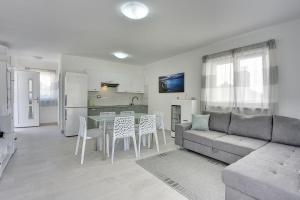 500 Meter zum Strand mit Privatpool, Meerblick, Klima, WLAN