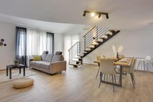Moderne Ferienwohnung mit Balkon, BBQ, WLAN, Klima 