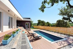 Villa mit privatem Pool nur wenige Minuten von den Stränden