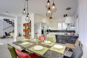 Moderne Villa mit privatem Pool, Sonnenterrasse nur 2 km vom Strand