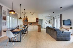 Villa mit privatem Pool nur wenige Minuten von den Stränden