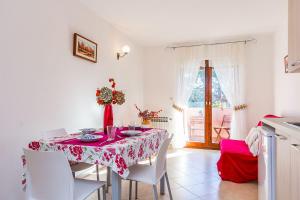 Tolles Appartement nur 300 Meter bis zum Strand mit Küche, Bad, Klima, Parkplatz