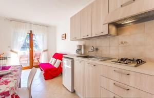 Tolles Appartement nur 300 Meter bis zum Strand mit Küche, Bad, Klima, Parkplatz