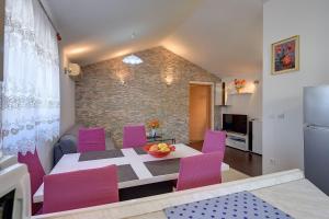 Charmantes Ferienhaus in Medulin mit Waschmaschine, Klima, WLAN, Terrasse und Grillplatz